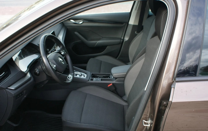Skoda Octavia cena 89500 przebieg: 104600, rok produkcji 2020 z Brzostek małe 137